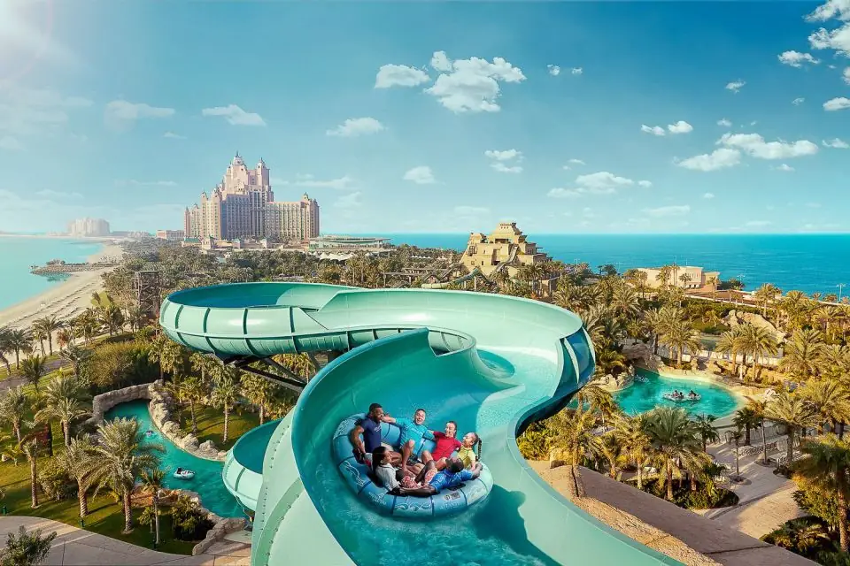 die besten Wasserparks in Dubai familienhotel mit rutsche